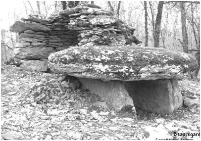 beauregard gariotte sur dolmen 